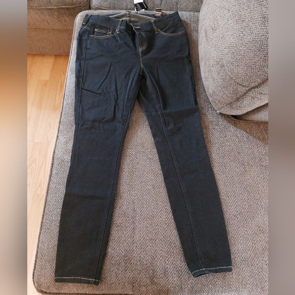 NWT Torrid Bombshell Skinny Jeans Dark Wash